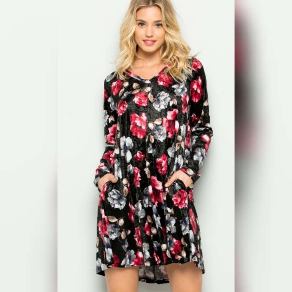 ee:some VELVET FLORAL Pocketed DRESS Size Medium - Picture 2 of 4